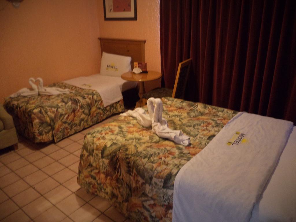 Hotel Diaz 提华纳 客房 照片