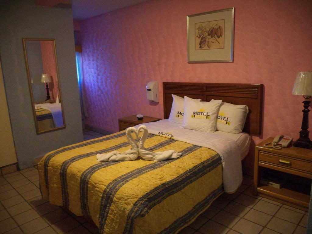Hotel Diaz 提华纳 外观 照片