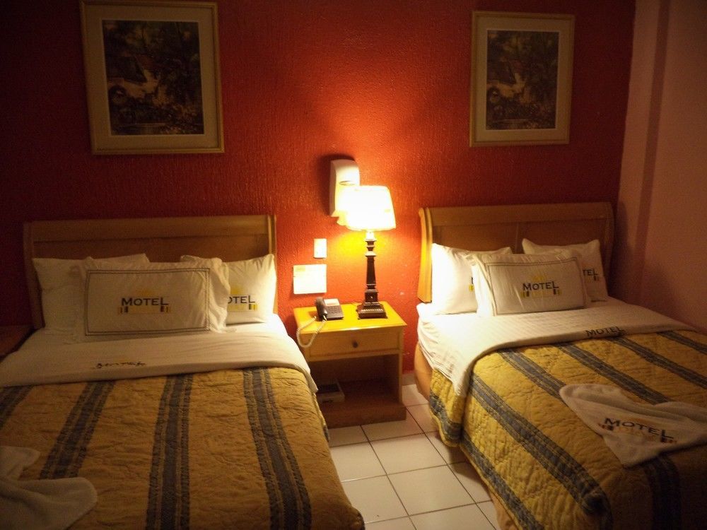 Hotel Diaz 提华纳 外观 照片